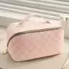 Розовый