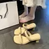 Желтый