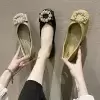 Светло-желтый