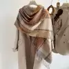 Коричневый