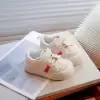 Розовый