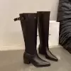 Коричневый