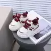 Красный