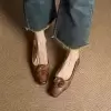 Коричневый