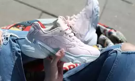 Легкие и оригинальные: кроссовки AVILA со скидкой!